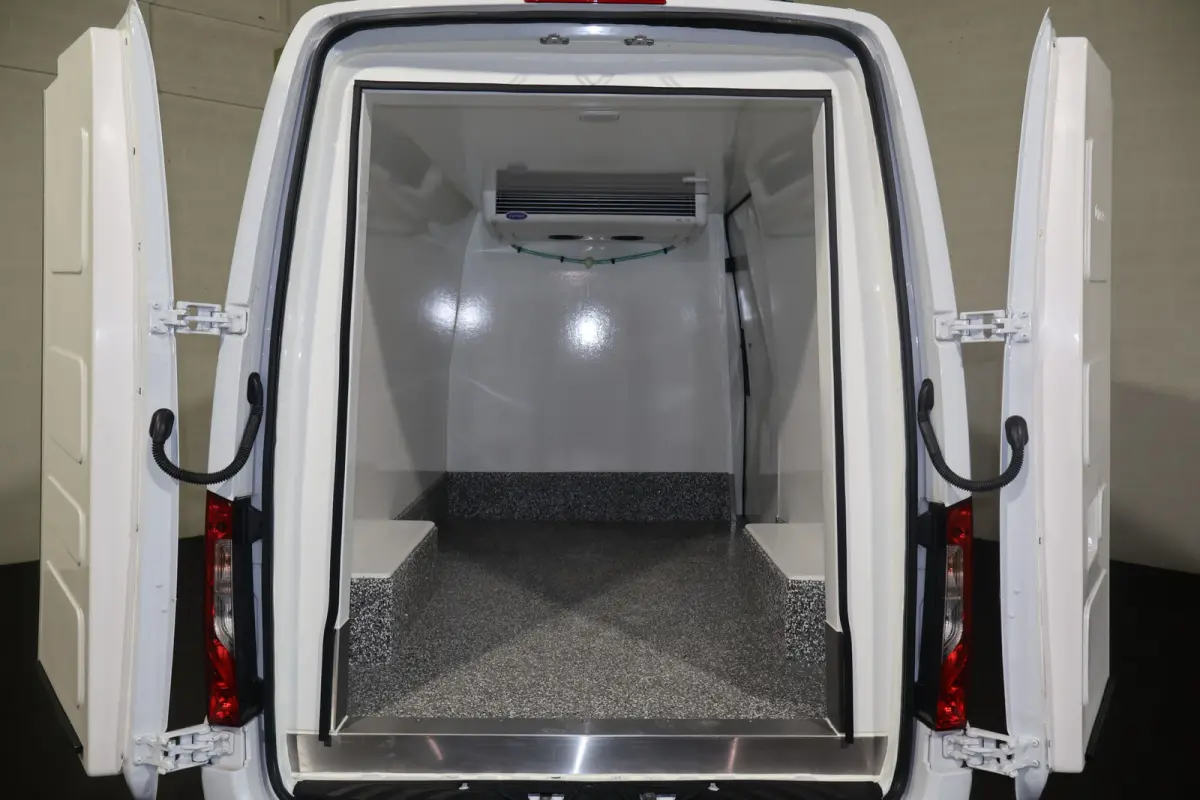 319 CDI L2 H2 Koelwagen Dag en Nacht 3.5T Trekhaak