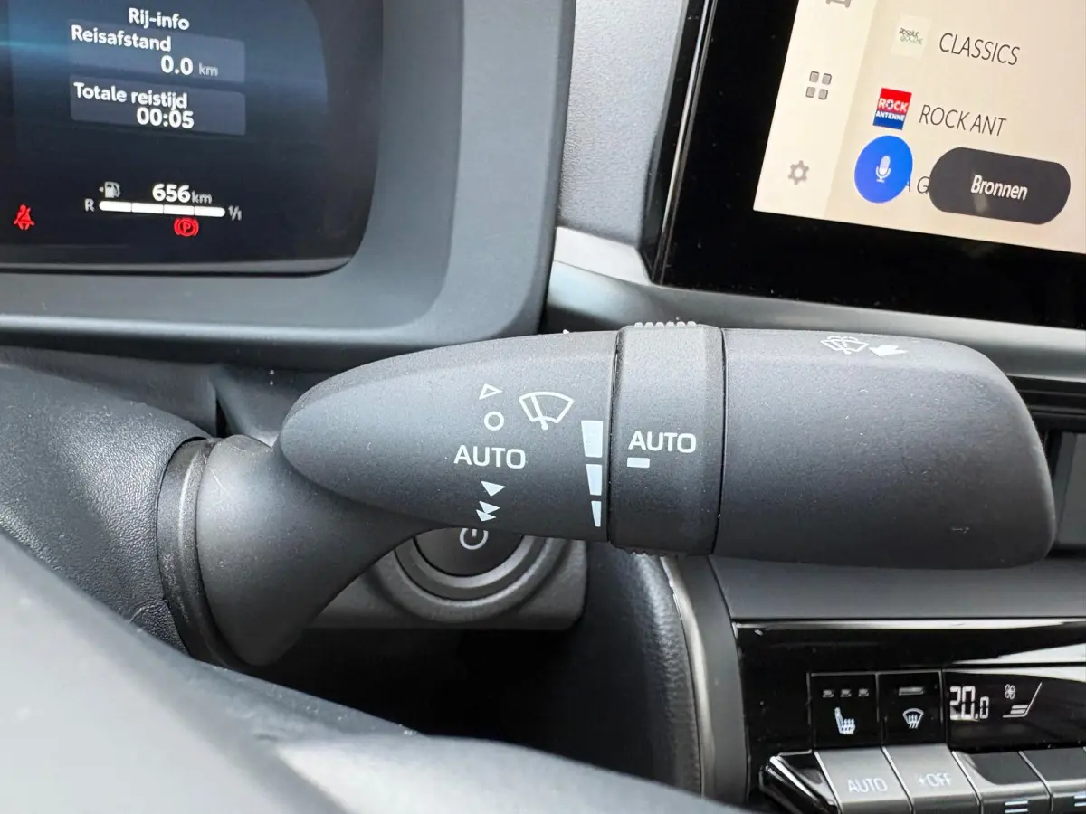 1.8 Hybrid 140PK First Edition Bi-Tone/Winter-pack/Gr.-navigatie/Elektr.klep/Camera/Adapt.-cruise