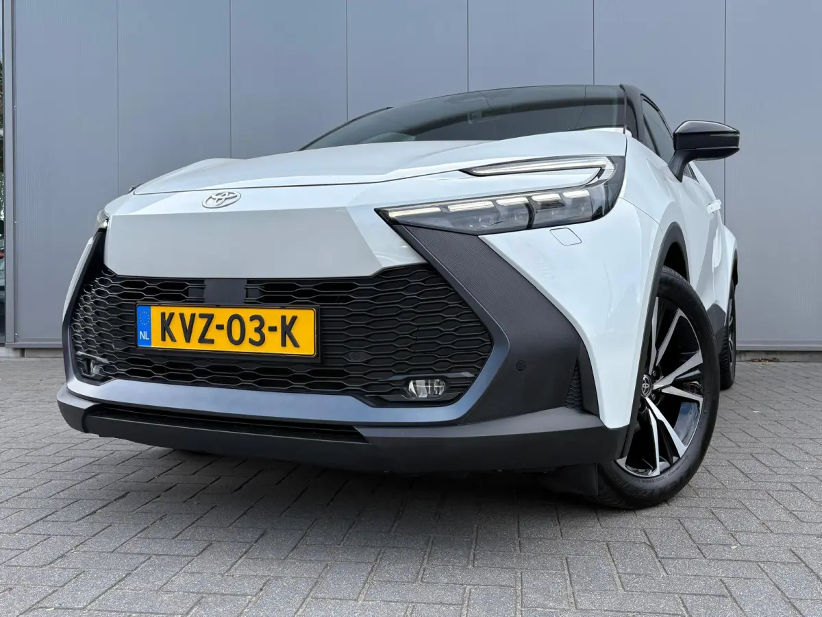 1.8 Hybrid 140PK First Edition Bi-Tone/Winter-pack/Gr.-navigatie/Elektr.klep/Camera/Adapt.-cruise