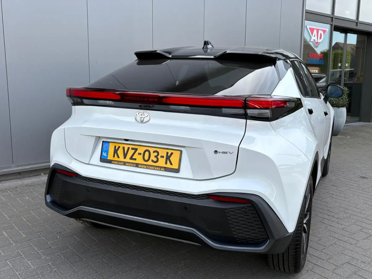 1.8 Hybrid 140PK First Edition Bi-Tone/Winter-pack/Gr.-navigatie/Elektr.klep/Camera/Adapt.-cruise