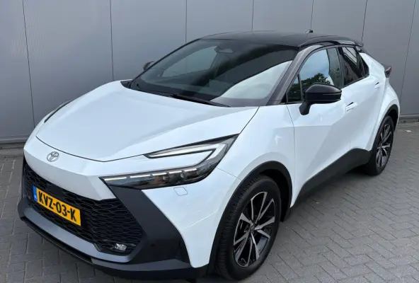 1.8 Hybrid 140PK First Edition Bi-Tone/Winter-pack/Gr.-navigatie/Elektr.klep/Camera/Adapt.-cruise
