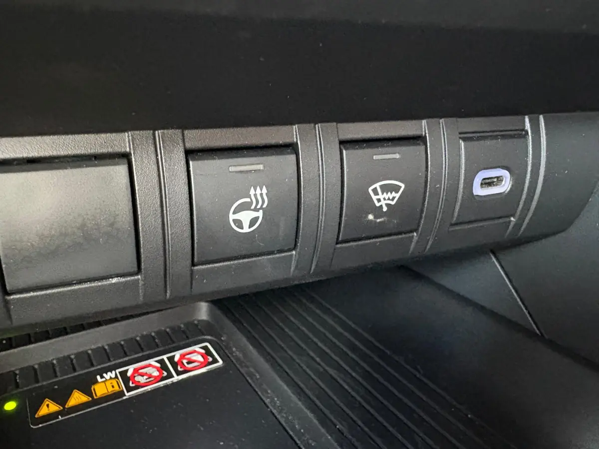 1.8 Hybrid 140PK First Edition Bi-Tone/Winter-pack/Gr.-navigatie/Elektr.klep/Camera/Adapt.-cruise