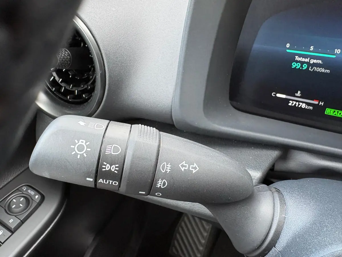 1.8 Hybrid 140PK First Edition Bi-Tone/Winter-pack/Gr.-navigatie/Elektr.klep/Camera/Adapt.-cruise