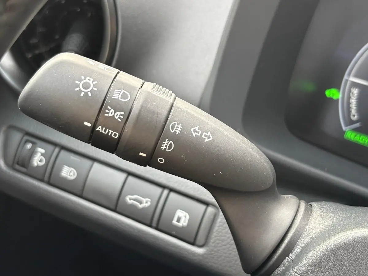 1.8 Hybrid 140PK First Edition Bi-Tone/Winter-pack/Gr.-navigatie/Elektr.klep/Camera/Adapt.-cruise