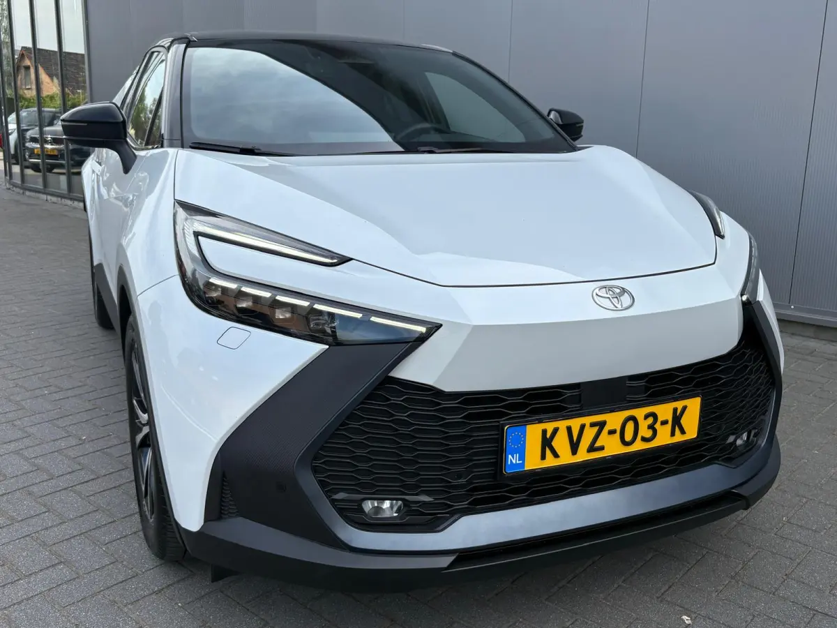 1.8 Hybrid 140PK First Edition Bi-Tone/Winter-pack/Gr.-navigatie/Elektr.klep/Camera/Adapt.-cruise