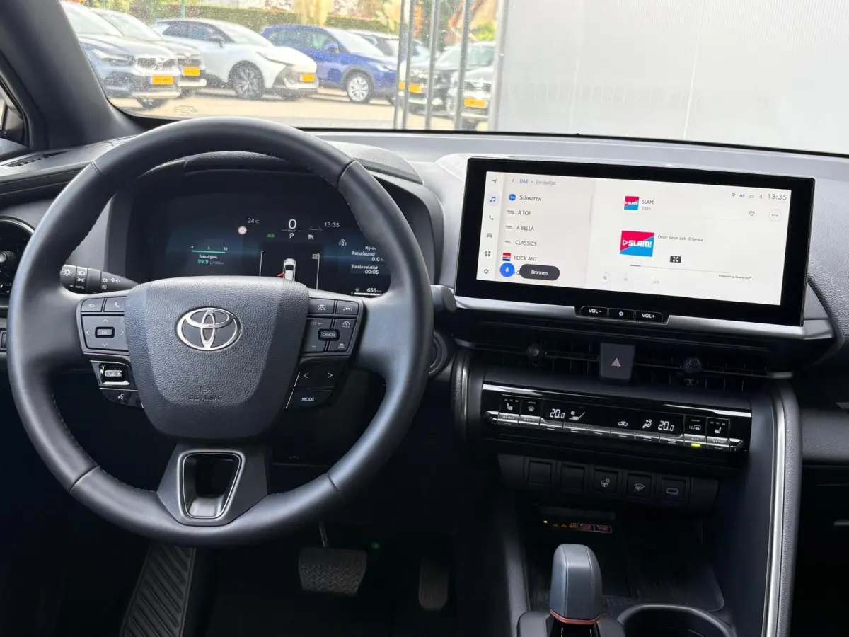1.8 Hybrid 140PK First Edition Bi-Tone/Winter-pack/Gr.-navigatie/Elektr.klep/Camera/Adapt.-cruise