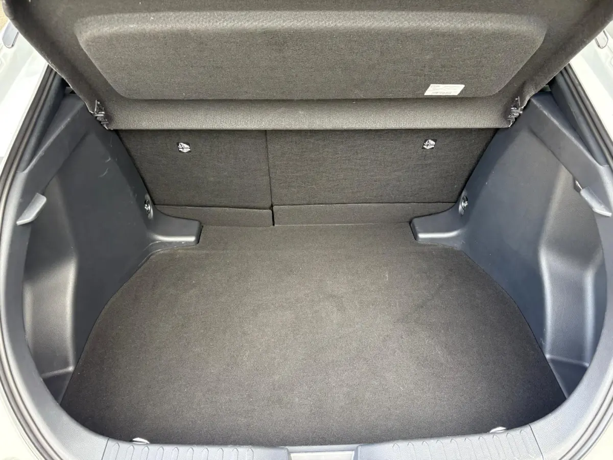 1.8 Hybrid 140PK First Edition Bi-Tone/Winter-pack/Gr.-navigatie/Elektr.klep/Camera/Adapt.-cruise