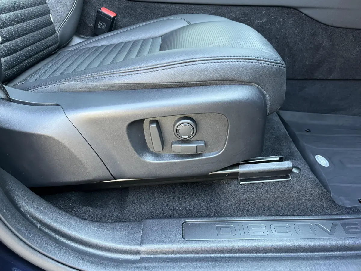P300e 1.5 R-Dynamic SE | NL Auto/1e Eig./Voll.Historie/Pano.Dak/Navi/Camera/Leder/Afn.Trekhaak/Apple Carplay-Android Auto