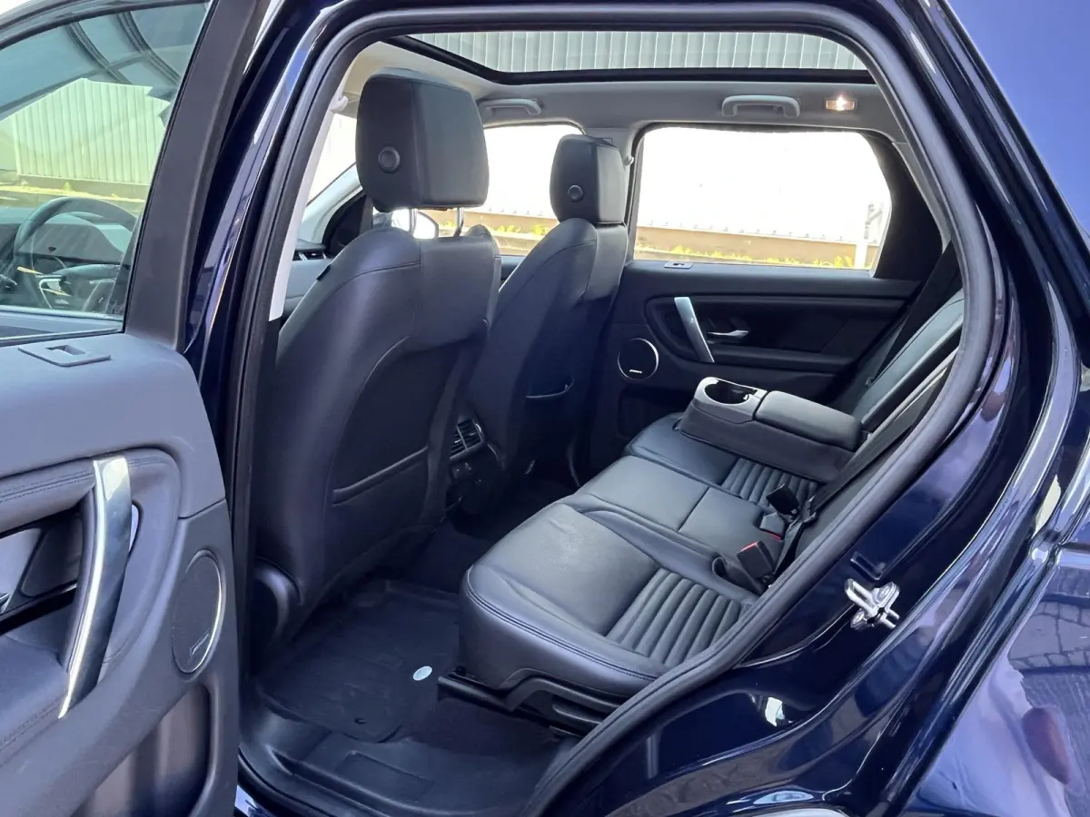 P300e 1.5 R-Dynamic SE | NL Auto/1e Eig./Voll.Historie/Pano.Dak/Navi/Camera/Leder/Afn.Trekhaak/Apple Carplay-Android Auto