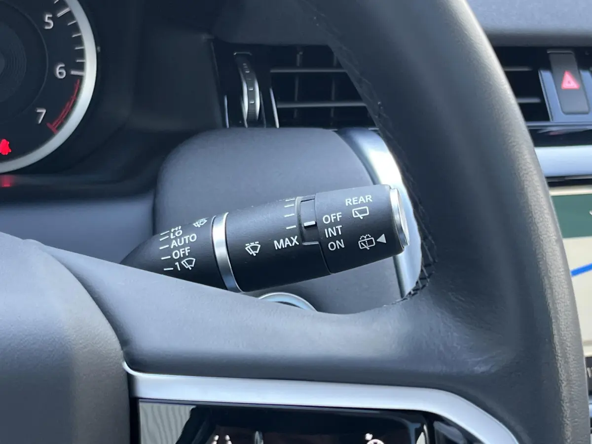 P300e 1.5 R-Dynamic SE | NL Auto/1e Eig./Voll.Historie/Pano.Dak/Navi/Camera/Leder/Afn.Trekhaak/Apple Carplay-Android Auto