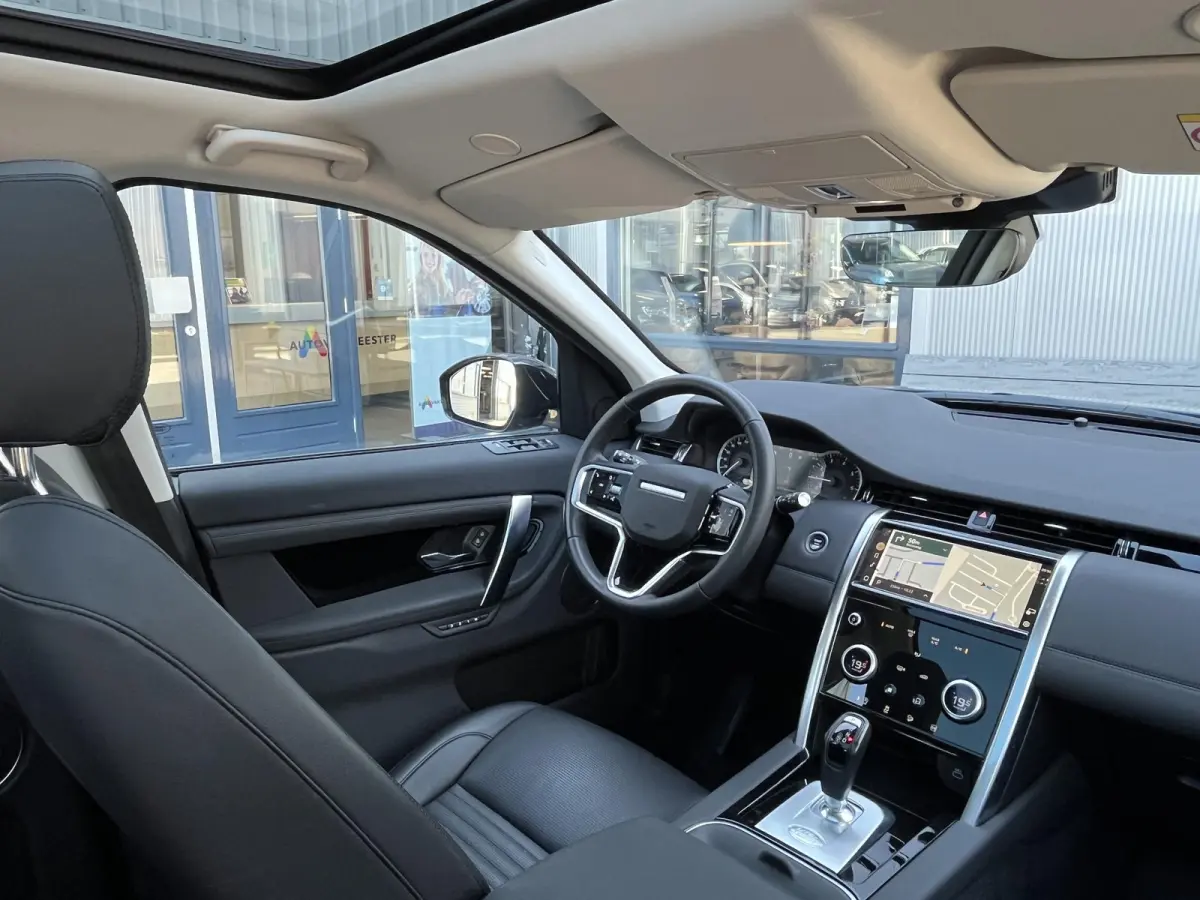 P300e 1.5 R-Dynamic SE | NL Auto/1e Eig./Voll.Historie/Pano.Dak/Navi/Camera/Leder/Afn.Trekhaak/Apple Carplay-Android Auto