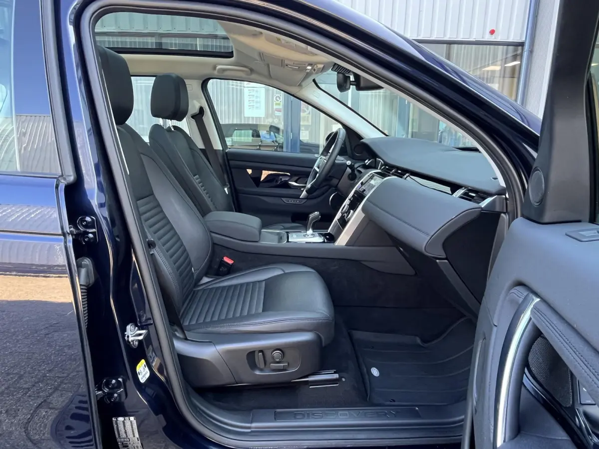 P300e 1.5 R-Dynamic SE | NL Auto/1e Eig./Voll.Historie/Pano.Dak/Navi/Camera/Leder/Afn.Trekhaak/Apple Carplay-Android Auto