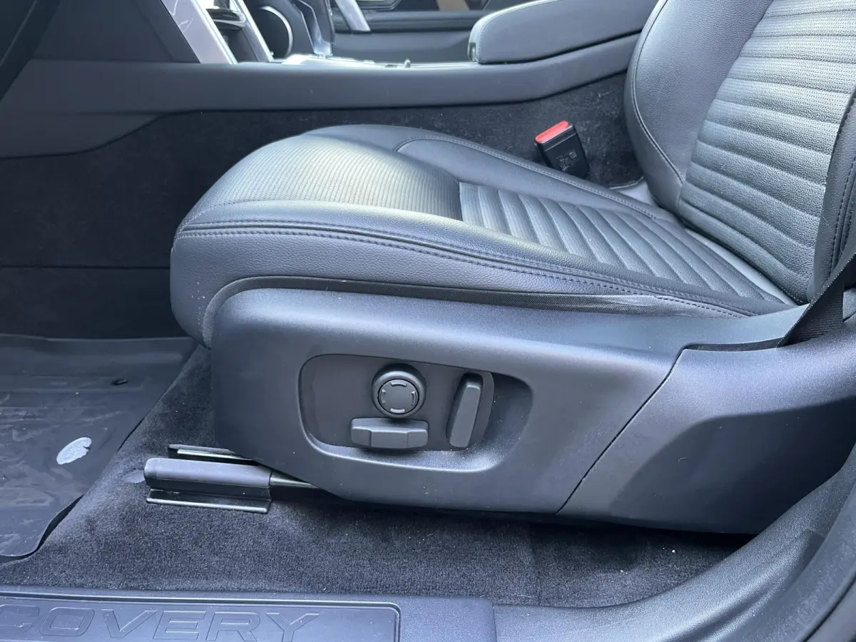 P300e 1.5 R-Dynamic SE | NL Auto/1e Eig./Voll.Historie/Pano.Dak/Navi/Camera/Leder/Afn.Trekhaak/Apple Carplay-Android Auto