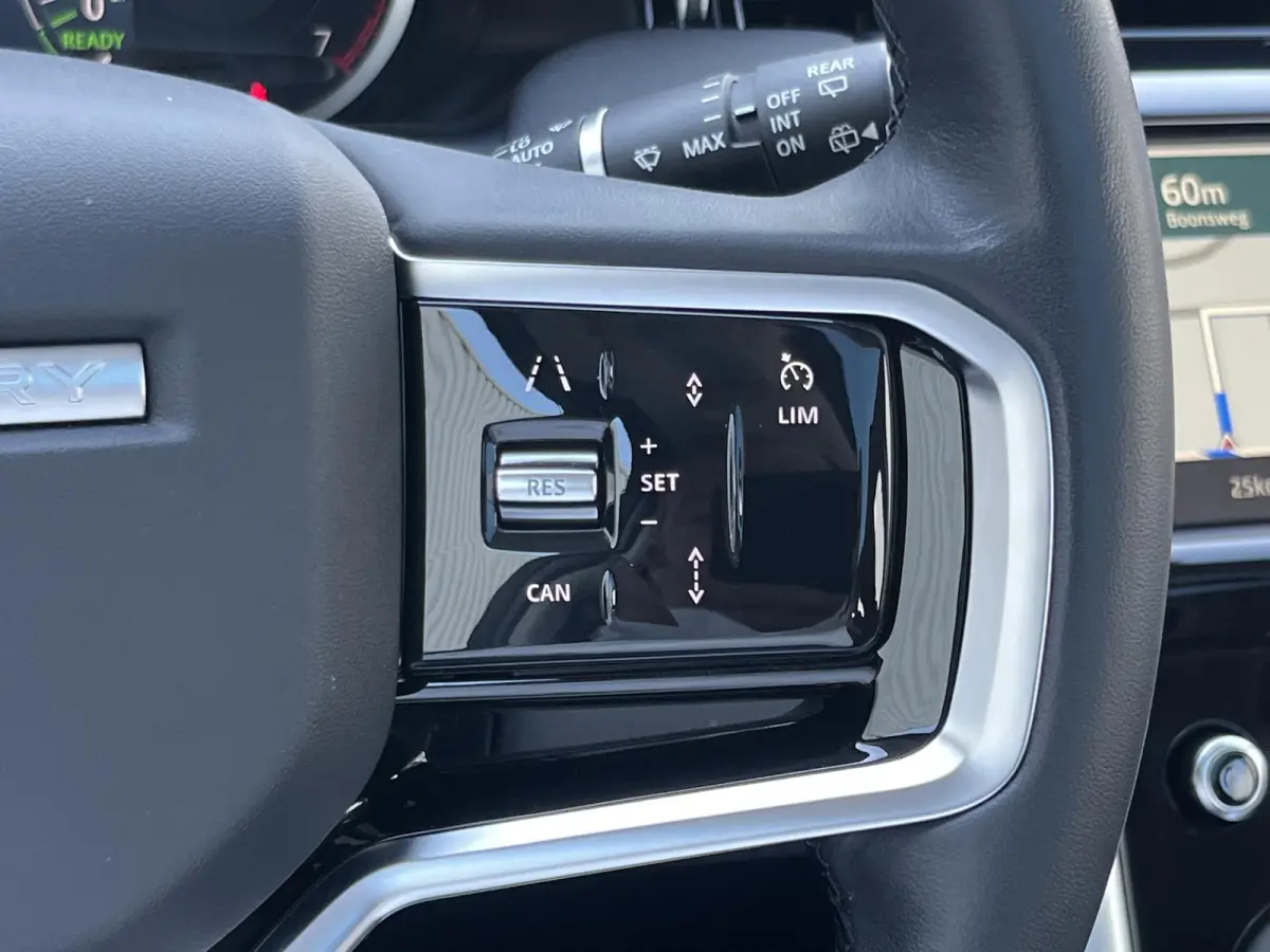 P300e 1.5 R-Dynamic SE | NL Auto/1e Eig./Voll.Historie/Pano.Dak/Navi/Camera/Leder/Afn.Trekhaak/Apple Carplay-Android Auto
