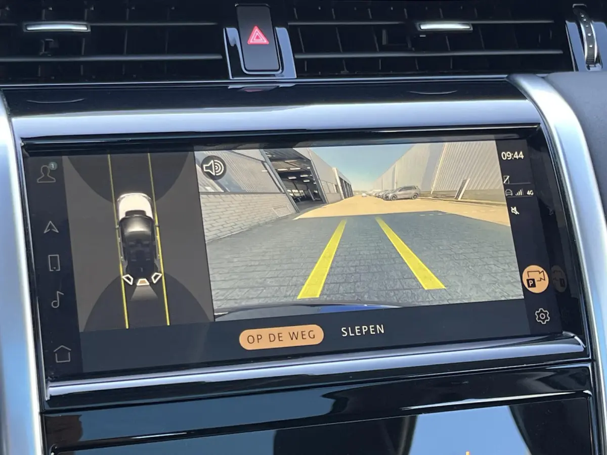P300e 1.5 R-Dynamic SE | NL Auto/1e Eig./Voll.Historie/Pano.Dak/Navi/Camera/Leder/Afn.Trekhaak/Apple Carplay-Android Auto