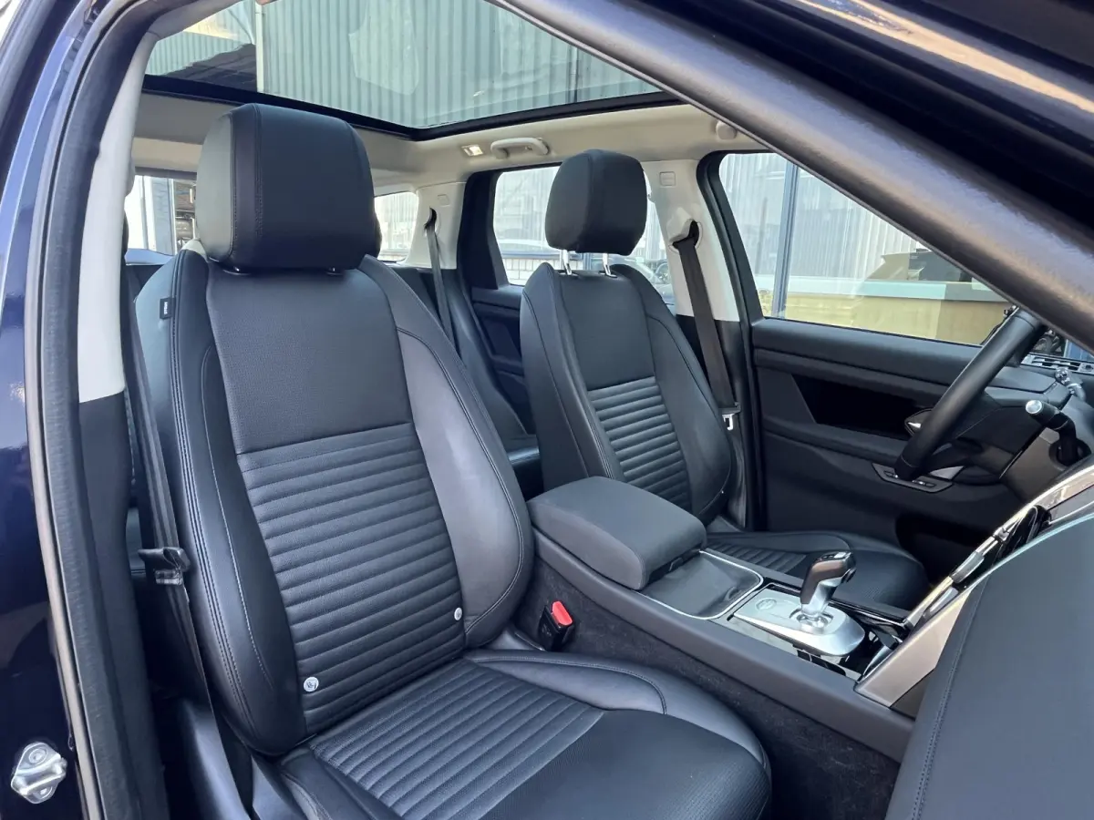 P300e 1.5 R-Dynamic SE | NL Auto/1e Eig./Voll.Historie/Pano.Dak/Navi/Camera/Leder/Afn.Trekhaak/Apple Carplay-Android Auto