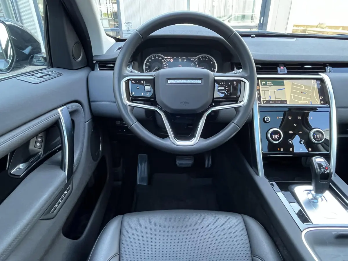 P300e 1.5 R-Dynamic SE | NL Auto/1e Eig./Voll.Historie/Pano.Dak/Navi/Camera/Leder/Afn.Trekhaak/Apple Carplay-Android Auto