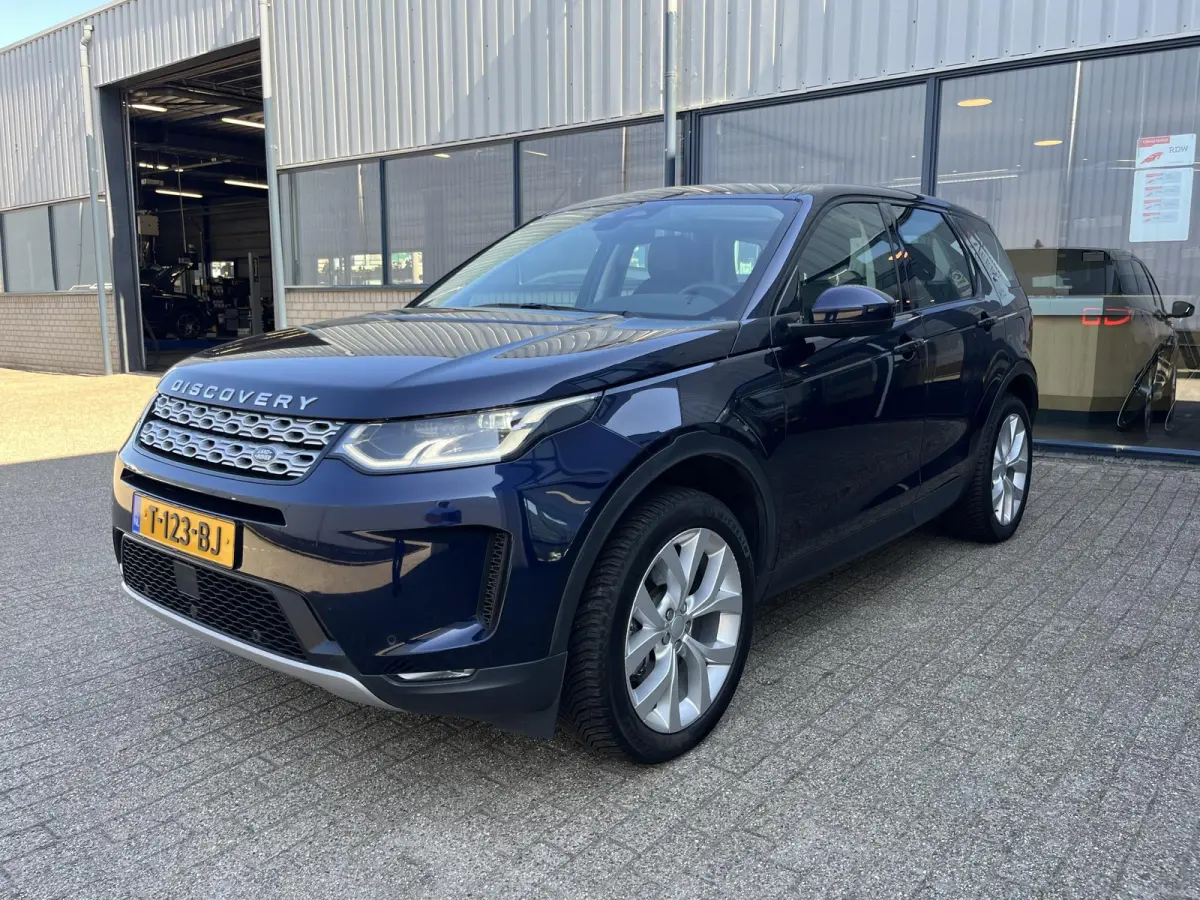 P300e 1.5 R-Dynamic SE | NL Auto/1e Eig./Voll.Historie/Pano.Dak/Navi/Camera/Leder/Afn.Trekhaak/Apple Carplay-Android Auto