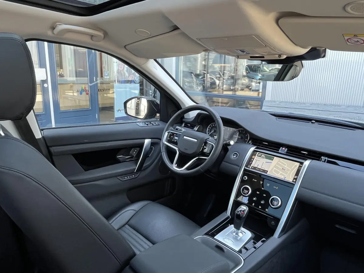 P300e 1.5 R-Dynamic SE | NL Auto/1e Eig./Voll.Historie/Pano.Dak/Navi/Camera/Leder/Afn.Trekhaak/Apple Carplay-Android Auto