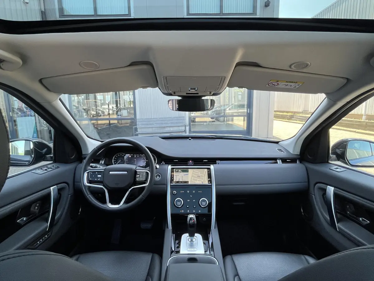 P300e 1.5 R-Dynamic SE | NL Auto/1e Eig./Voll.Historie/Pano.Dak/Navi/Camera/Leder/Afn.Trekhaak/Apple Carplay-Android Auto