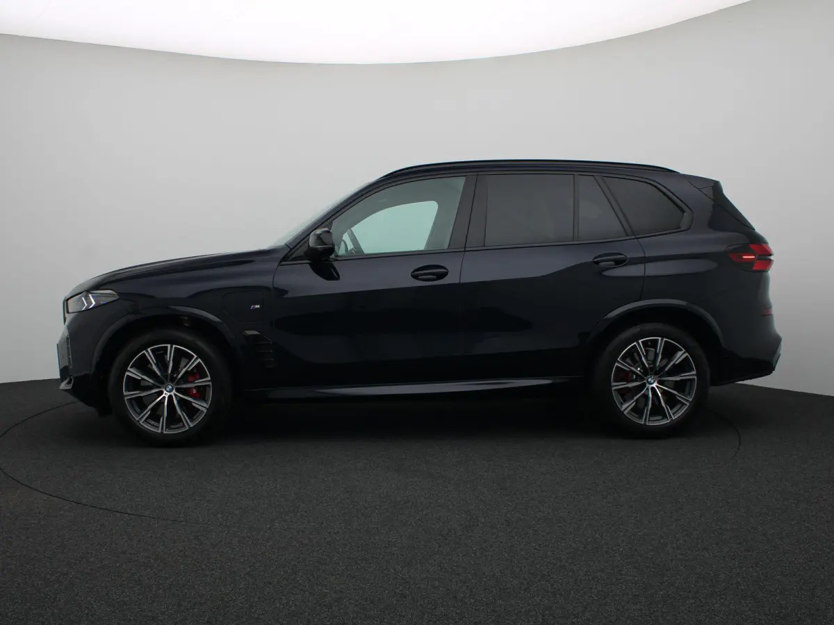 xDrive50e M Sportpakket Pro | Travel Pack | Innovation Pack | Comfort Pack | Soft CLose | Comfort Pack | Trekhaak | Panoramadak GlasLounge | Comfortstoelen | Driving Assistant Professional |