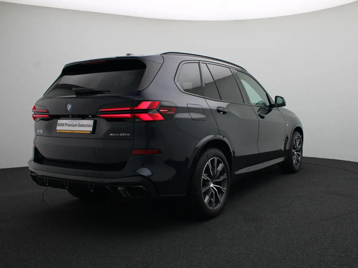 xDrive50e M Sportpakket Pro | Travel Pack | Innovation Pack | Comfort Pack | Soft CLose | Comfort Pack | Trekhaak | Panoramadak GlasLounge | Comfortstoelen | Driving Assistant Professional |