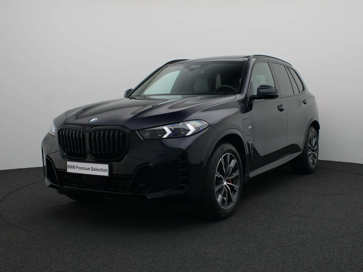 xDrive50e M Sportpakket Pro | Travel Pack | Innovation Pack | Comfort Pack | Soft CLose | Comfort Pack | Trekhaak | Panoramadak GlasLounge | Comfortstoelen | Driving Assistant Professional |