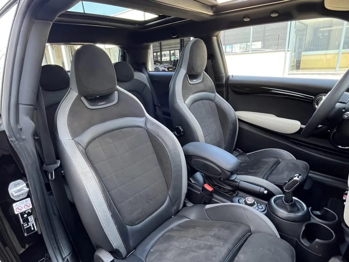 1.5 One Chili | Pano.Dak/Sportstoelen/Leder-Alcantara/JCW pakket/Navi/Clima/Cruise/Apple CarPlay-Android Auto