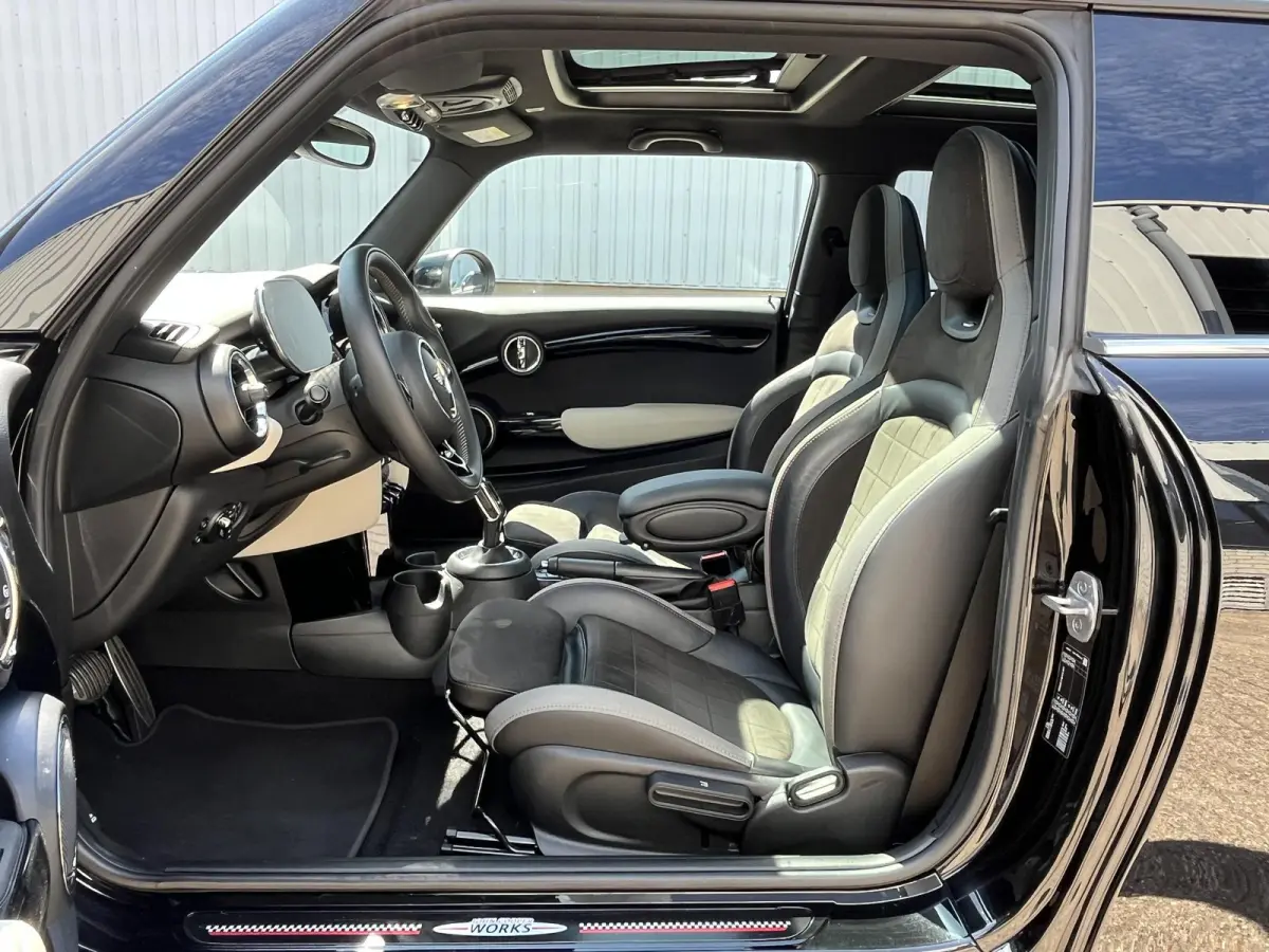 1.5 One Chili | Pano.Dak/Sportstoelen/Leder-Alcantara/JCW pakket/Navi/Clima/Cruise/Apple CarPlay-Android Auto