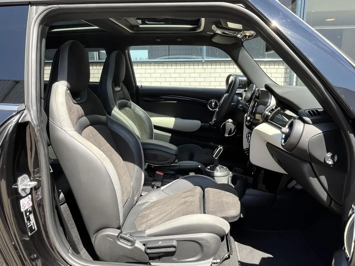 1.5 One Chili | Pano.Dak/Sportstoelen/Leder-Alcantara/JCW pakket/Navi/Clima/Cruise/Apple CarPlay-Android Auto