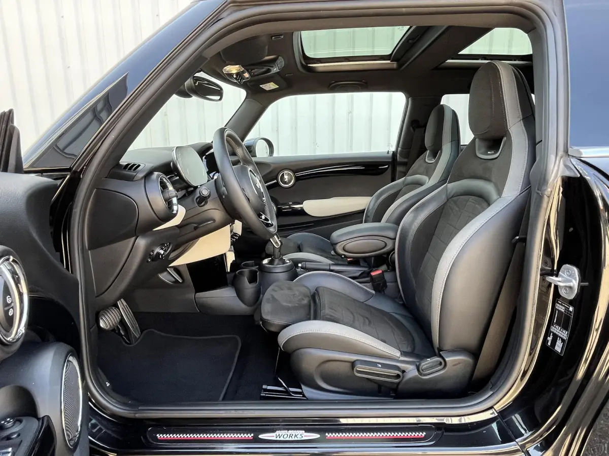 1.5 One Chili | Pano.Dak/Sportstoelen/Leder-Alcantara/JCW pakket/Navi/Clima/Cruise/Apple CarPlay-Android Auto
