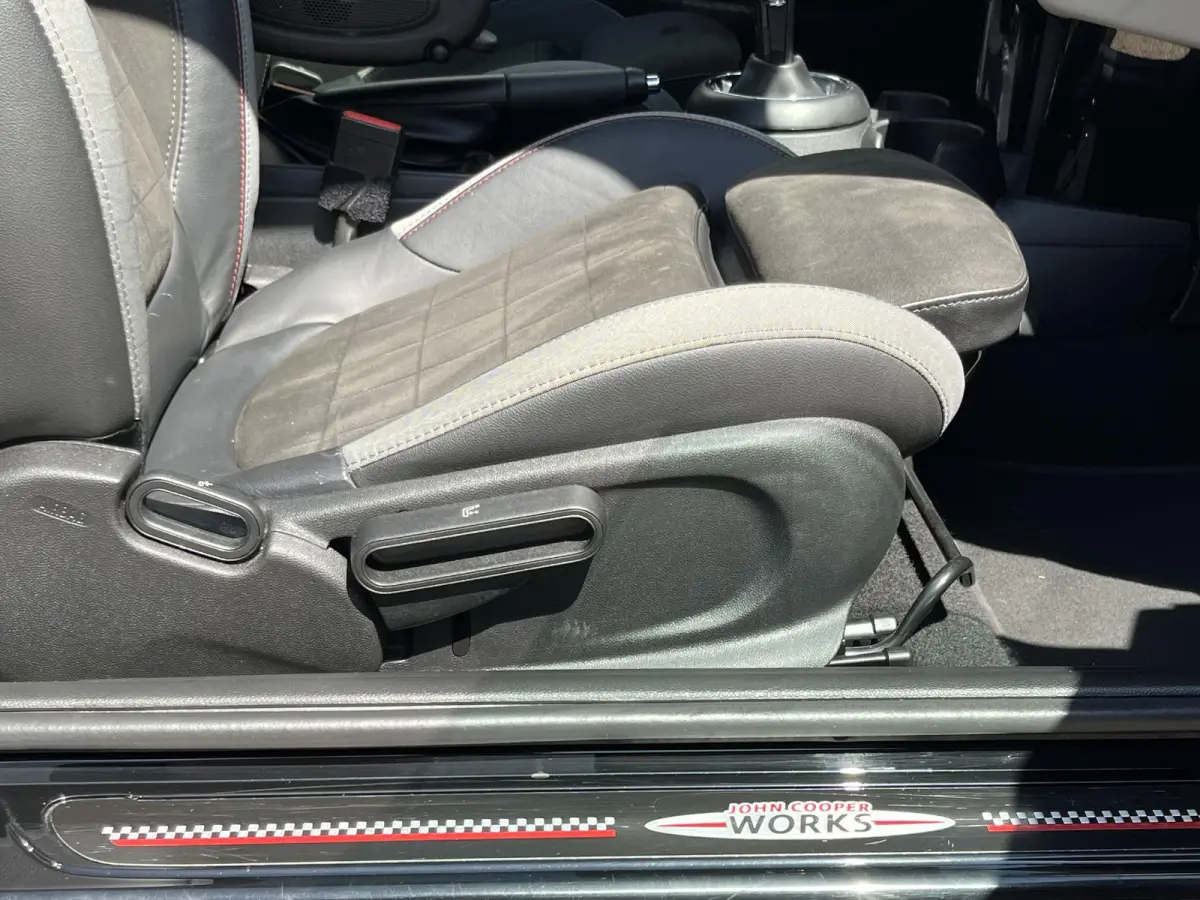 1.5 One Chili | Pano.Dak/Sportstoelen/Leder-Alcantara/JCW pakket/Navi/Clima/Cruise/Apple CarPlay-Android Auto