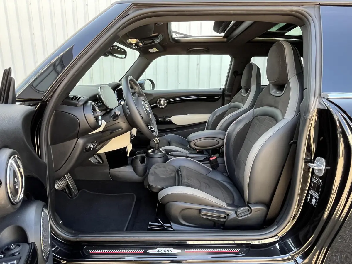 1.5 One Chili | Pano.Dak/Sportstoelen/Leder-Alcantara/JCW pakket/Navi/Clima/Cruise/Apple CarPlay-Android Auto