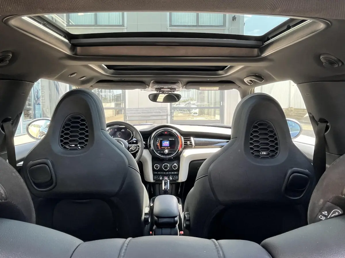 1.5 One Chili | Pano.Dak/Sportstoelen/Leder-Alcantara/JCW pakket/Navi/Clima/Cruise/Apple CarPlay-Android Auto