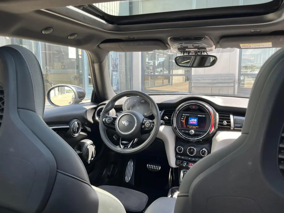 1.5 One Chili | Pano.Dak/Sportstoelen/Leder-Alcantara/JCW pakket/Navi/Clima/Cruise/Apple CarPlay-Android Auto