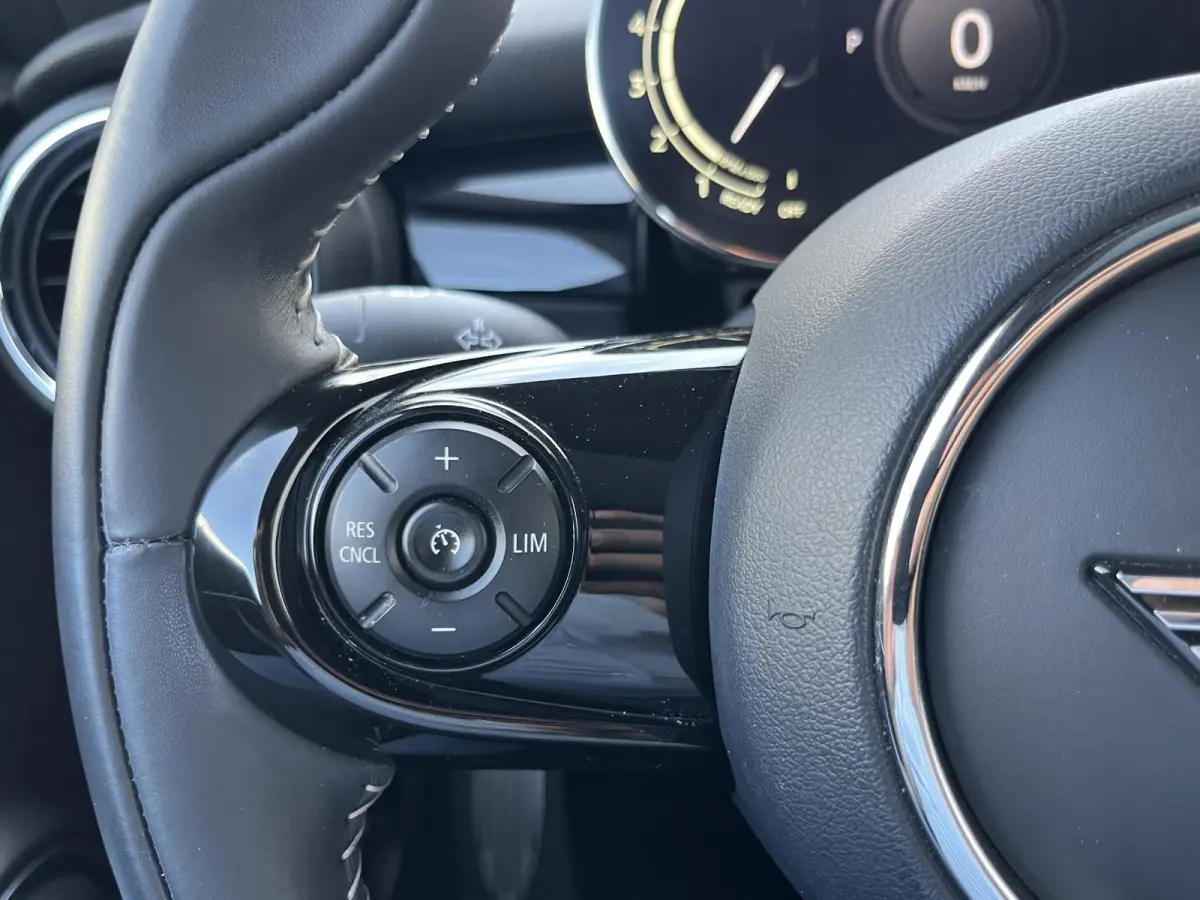 1.5 One Chili | Pano.Dak/Sportstoelen/Leder-Alcantara/JCW pakket/Navi/Clima/Cruise/Apple CarPlay-Android Auto