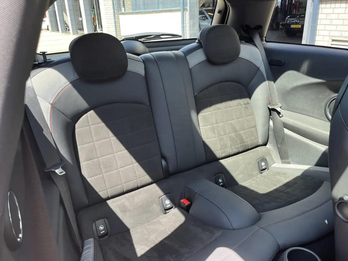 1.5 One Chili | Pano.Dak/Sportstoelen/Leder-Alcantara/JCW pakket/Navi/Clima/Cruise/Apple CarPlay-Android Auto