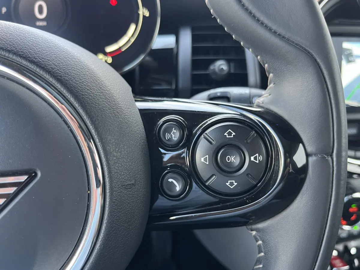 1.5 One Chili | Pano.Dak/Sportstoelen/Leder-Alcantara/JCW pakket/Navi/Clima/Cruise/Apple CarPlay-Android Auto