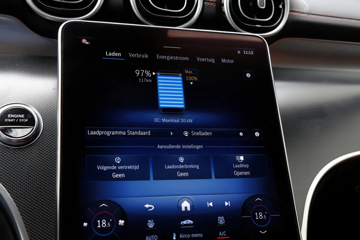 Plug in hybride 4MATIC AMG Line*Perfect MB Onderh.*Luchtvering/Elek. Trekhaak/360/ACC/Burmester/Treeplanken/Bi-Color Leder/HUDLED/DAB/Sfeer/Dodehoek/Apple Carplay-Android/Parkeersens.V+A/19 