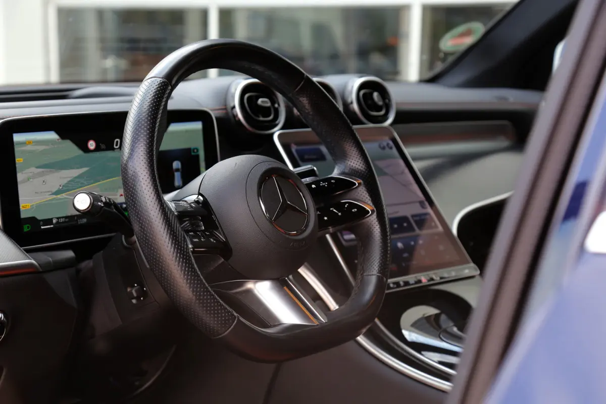 Plug in hybride 4MATIC AMG Line*Perfect MB Onderh.*Luchtvering/Elek. Trekhaak/360/ACC/Burmester/Treeplanken/Bi-Color Leder/HUDLED/DAB/Sfeer/Dodehoek/Apple Carplay-Android/Parkeersens.V+A/19 