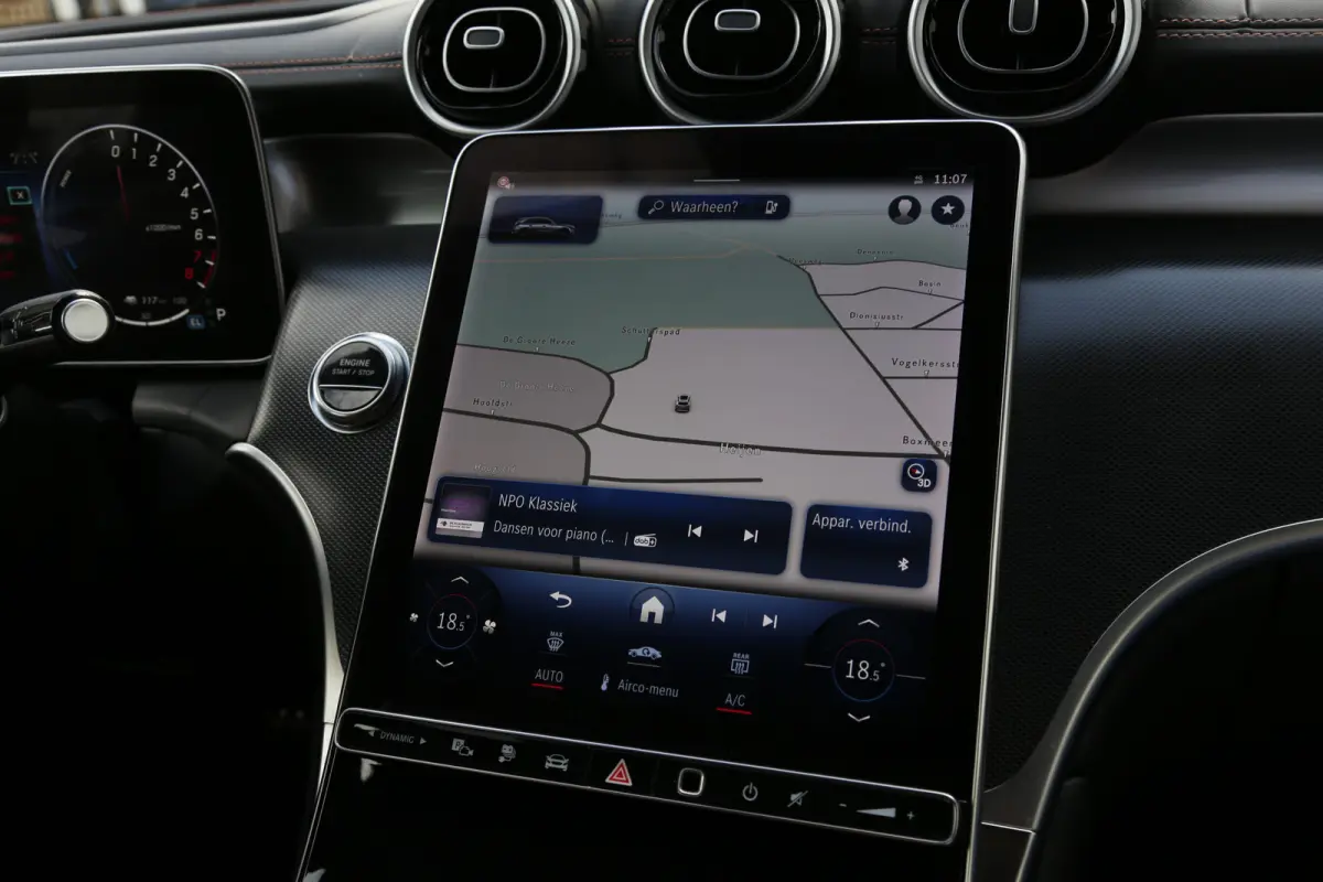 Plug in hybride 4MATIC AMG Line*Perfect MB Onderh.*Luchtvering/Elek. Trekhaak/360/ACC/Burmester/Treeplanken/Bi-Color Leder/HUDLED/DAB/Sfeer/Dodehoek/Apple Carplay-Android/Parkeersens.V+A/19 