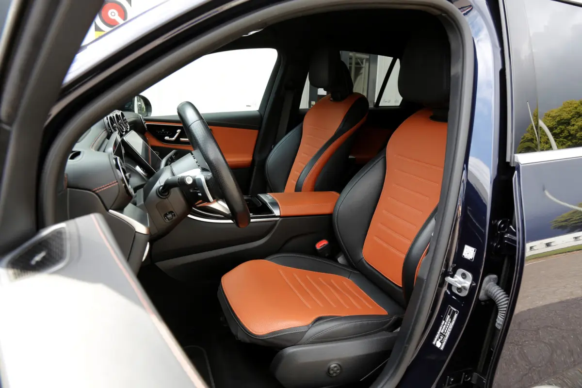 Plug in hybride 4MATIC AMG Line*Perfect MB Onderh.*Luchtvering/Elek. Trekhaak/360/ACC/Burmester/Treeplanken/Bi-Color Leder/HUDLED/DAB/Sfeer/Dodehoek/Apple Carplay-Android/Parkeersens.V+A/19 