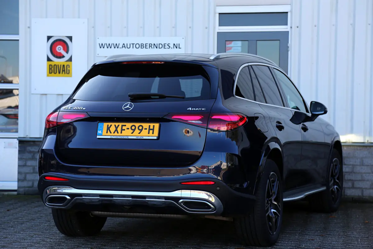Plug in hybride 4MATIC AMG Line*Perfect MB Onderh.*Luchtvering/Elek. Trekhaak/360/ACC/Burmester/Treeplanken/Bi-Color Leder/HUDLED/DAB/Sfeer/Dodehoek/Apple Carplay-Android/Parkeersens.V+A/19 