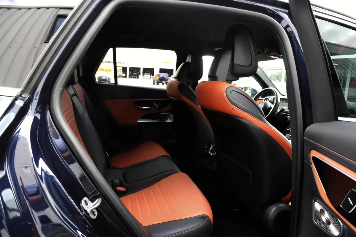 Plug in hybride 4MATIC AMG Line*Perfect MB Onderh.*Luchtvering/Elek. Trekhaak/360/ACC/Burmester/Treeplanken/Bi-Color Leder/HUDLED/DAB/Sfeer/Dodehoek/Apple Carplay-Android/Parkeersens.V+A/19 