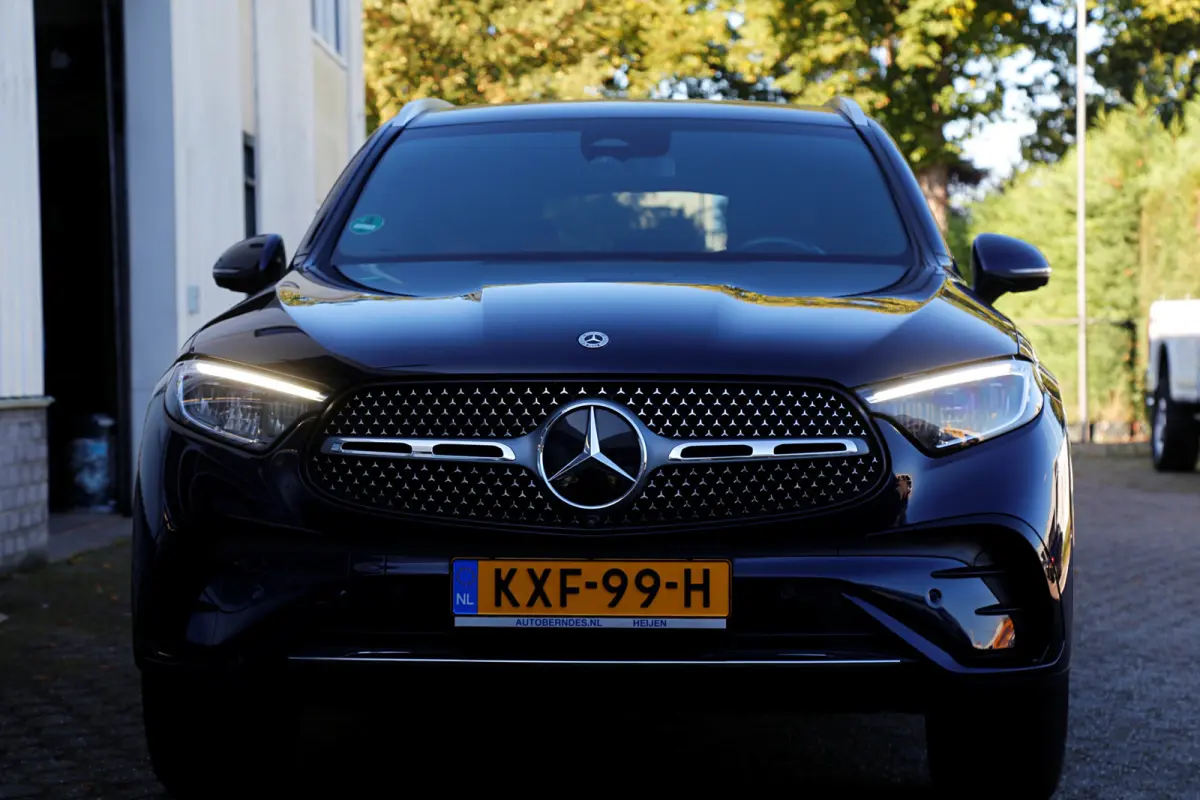 Plug in hybride 4MATIC AMG Line*Perfect MB Onderh.*Luchtvering/Elek. Trekhaak/360/ACC/Burmester/Treeplanken/Bi-Color Leder/HUDLED/DAB/Sfeer/Dodehoek/Apple Carplay-Android/Parkeersens.V+A/19 
