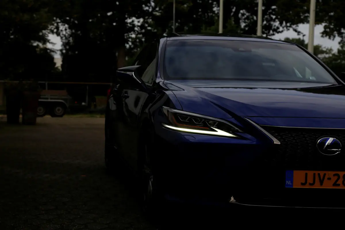 F Sport *Lexus fabrieksg.t/m07-2031*Perfect Lexus Onderh.*Schuifdak/ACC/Leder/F-Sport 4x/Keyless Entry+Go/Stoelverw./Memorie/Dodehoek/Camera/LED/DAB/Parkeersens.V+A/19 inch LM*
