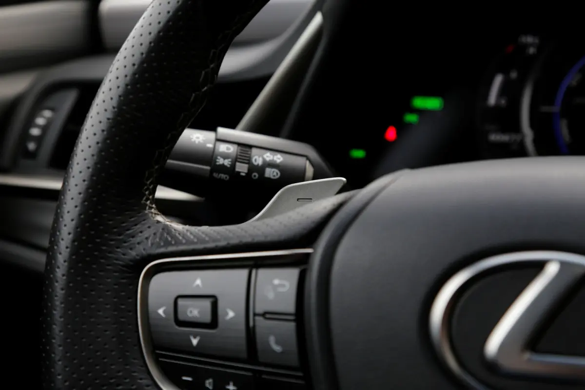 F Sport *Lexus fabrieksg.t/m07-2031*Perfect Lexus Onderh.*Schuifdak/ACC/Leder/F-Sport 4x/Keyless Entry+Go/Stoelverw./Memorie/Dodehoek/Camera/LED/DAB/Parkeersens.V+A/19 inch LM*