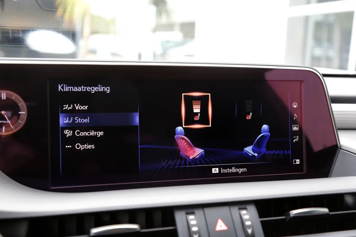 F Sport *Lexus fabrieksg.t/m07-2031*Perfect Lexus Onderh.*Schuifdak/ACC/Leder/F-Sport 4x/Keyless Entry+Go/Stoelverw./Memorie/Dodehoek/Camera/LED/DAB/Parkeersens.V+A/19 inch LM*