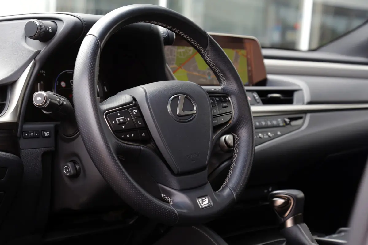 F Sport *Lexus fabrieksg.t/m07-2031*Perfect Lexus Onderh.*Schuifdak/ACC/Leder/F-Sport 4x/Keyless Entry+Go/Stoelverw./Memorie/Dodehoek/Camera/LED/DAB/Parkeersens.V+A/19 inch LM*