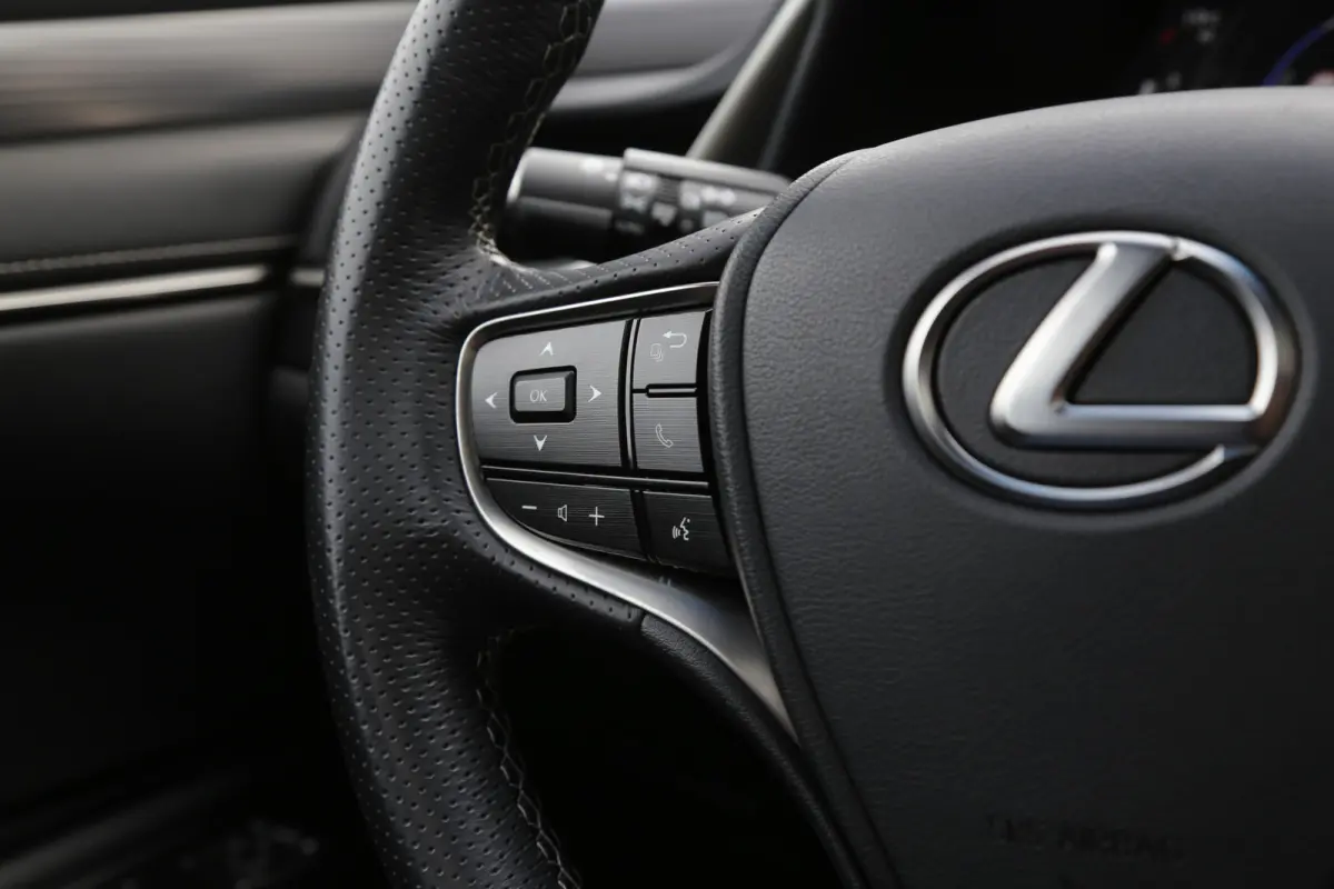 F Sport *Lexus fabrieksg.t/m07-2031*Perfect Lexus Onderh.*Schuifdak/ACC/Leder/F-Sport 4x/Keyless Entry+Go/Stoelverw./Memorie/Dodehoek/Camera/LED/DAB/Parkeersens.V+A/19 inch LM*
